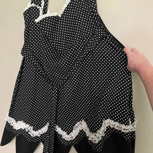 Adorable custom goth lolita apron dress with unique hem bear pockets - Picture 9 of 16